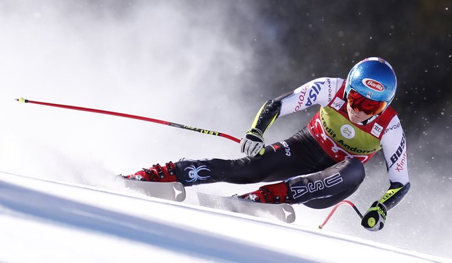 Mikaela Shiffrin polni svojo polico z lovorikami. FOTO: Reuters