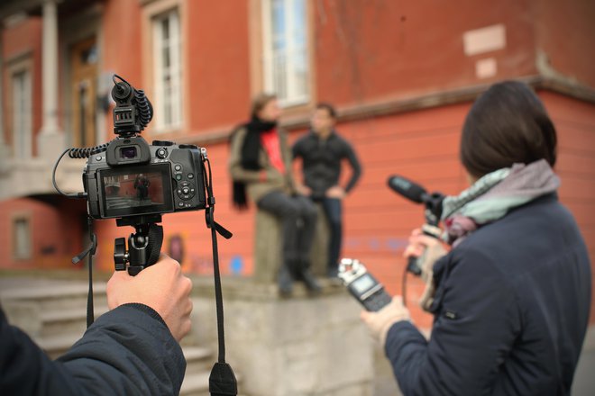 Igralci, filmski producenti in avtorji avdiovizualnih del so med upravičenci za prejetje nadomestil. FOTO: Jure Eržen