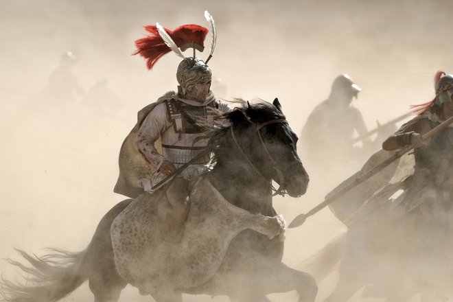 Aleksander Veliki je Iliado dojemal kot zgodbo o lastnem življenju. Bil je kralj nad kralji in bralec nad bralci. Na fotografiji: prizor iz filma Aleksander v režiji Oliverja Stona.