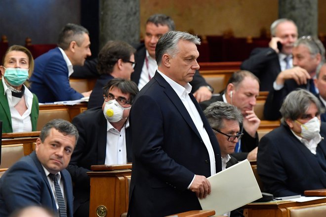 Je s &raquo;pomočjo&laquo; pandemije koronavirusa madžarski premier Viktor Orbán res postal prvi diktator v Evropski uniji? FOTO: AFP