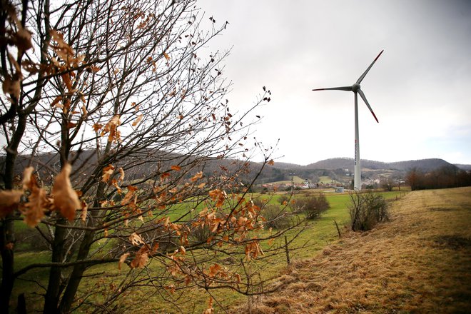 V Sloveniji imamo še vedno le dve večji vetrnici. FOTO: Jože Suhadolnik/Delo