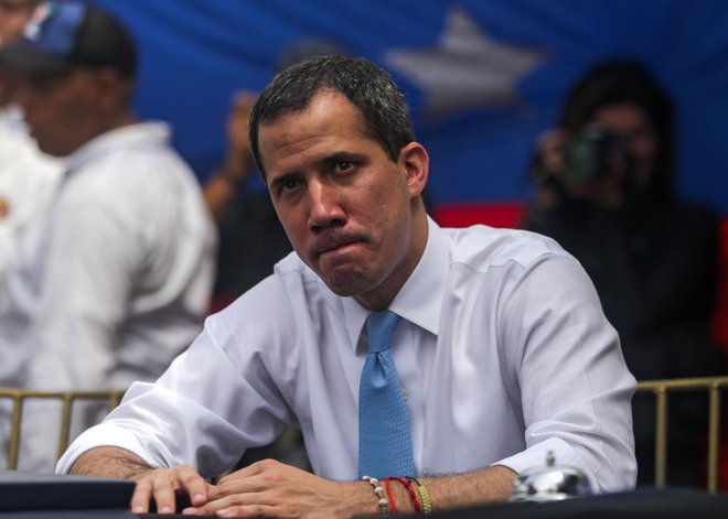 Samooklicani venezuelski predsednik Juan Guaidó bi sprejel ameriški predlog. FOTO: AFP