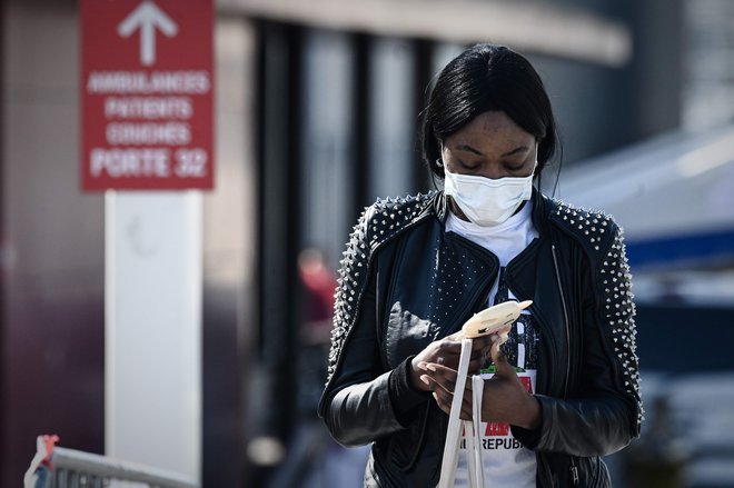 Evropske države bodo poskusile­ razviti manj invazivne oblike sledenja stikom. Foto: Philippe Lopez/Afp