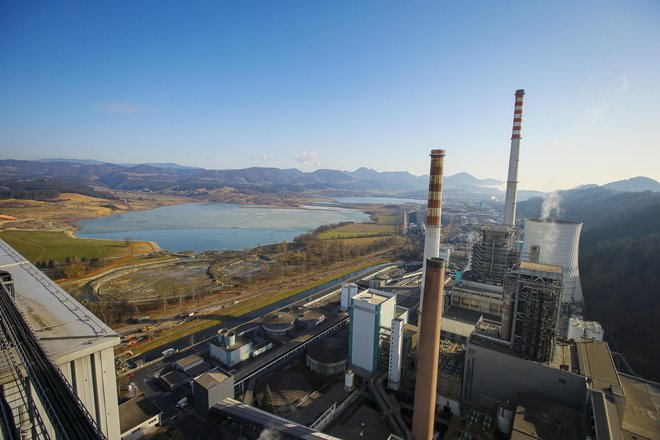 TEŠ je drugi največji energetski objekt v državi, takoj za jedrsko elektrarno Krško. Foto Jože Suhadolnik