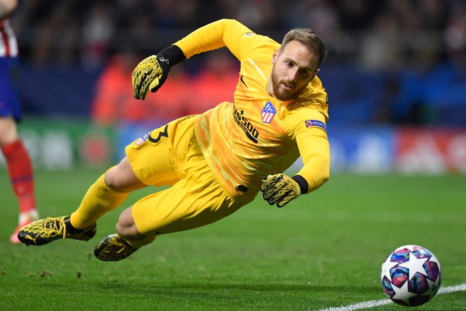 Jan Oblak in soigralci bodo pomagali klubu v težkih časih. FOTO: AFP