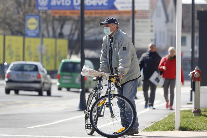 v&nbsp;Sloveniji&nbsp;so 4. marca odkrili&nbsp;prvi primer&nbsp;okužbe z novim koronavirusom, država je 12. marca razglasila&nbsp;epidemijo. FOTO: Leon Vidic/Delo