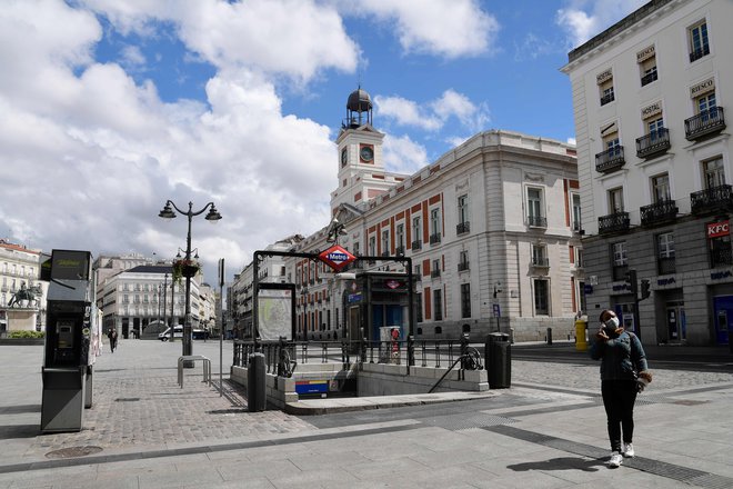 Španija je za Italijo druga najbolj prizadeta država v EU. Na fotografiji trg Puerta del Sol v Madridu.&nbsp;Foto: Reuters