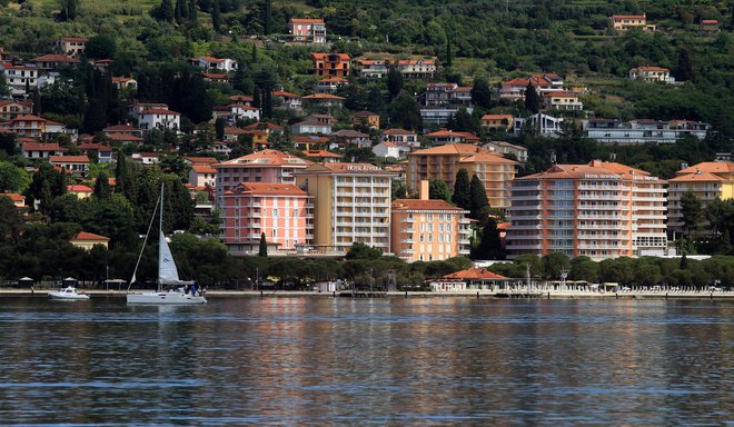 Za portoroške hotele se zanimajo le tuji vlagatelji. FOTO: Blaž Samec