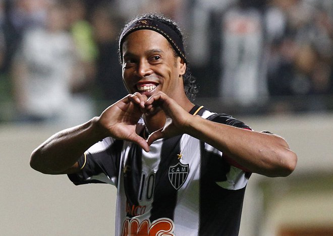 Ronaldinho je nogometno kariero končal v rodni Braziliji. FOTO: AP