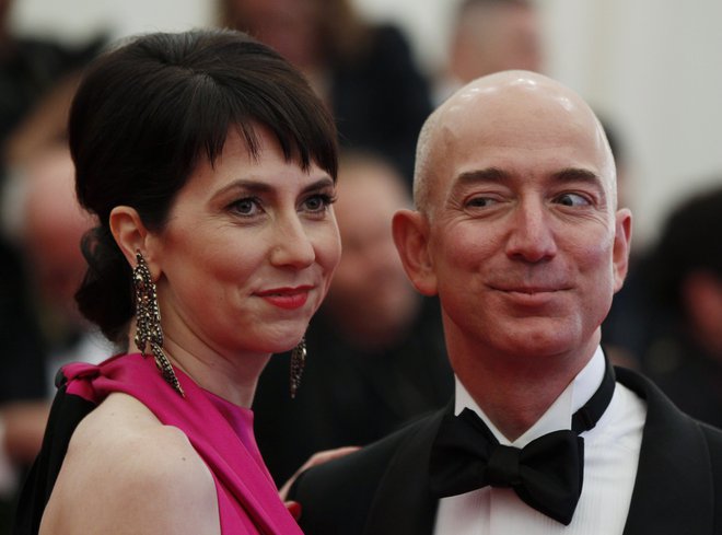 Jeff in Mackenzie Bezos, nekdanja zakonca. FOTO: Lucas Jackson/Reuters