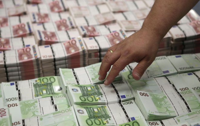 Finančni ministri bodo danes nadaljevali razpravo o 500 milijard evrov vrednih protikriznih ukrepih. Foto: Reuters