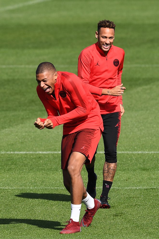 Kylian Mbappe (levo) in Neymar sta ob koncu tedna počivala, danes pa bosta igrala.<br />
FOTO AFP