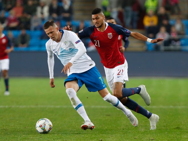 V zadnjih pol ure, kolikor je igral, je Josip lličić razkril, kaj manjka in kako nepogrešljiv je zvezdnik Atalante v mladi in neizkušeni slovenski reprezentanci. FOTO: AFP