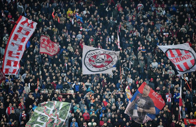 Navijači Crvene zvezde so uprizorili čudovito vzdušje. FOTO: AFP