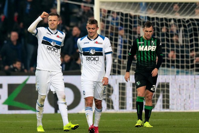 Josip Iličić (levo) je v zadnji tekmi leta 2018 vnovič opozoril nase italijansko nogometno javnost. FOTO: AP