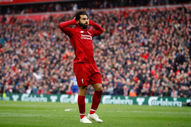 Liverpool je dobil derbi s Chelseajem, gol za končnih 2:0 je zabil Mohamed Salah. Razlika med Liverpoolom in Manchester Cityjem ostaja dve točki. FOTO: Reuters