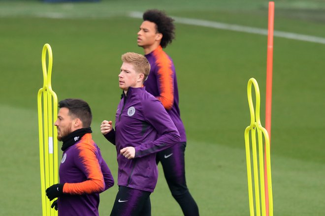 David Silva, Kevin De Bruyne in Leroy Sane so bili med zadnjim treningom Cityja dobro razpoloženi. FOTO: AFP