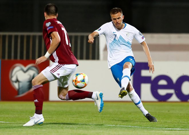 Josip Iličić je bil zelo razpoložen in je Latvijcem zabil dva gola. FOTO: Reuters