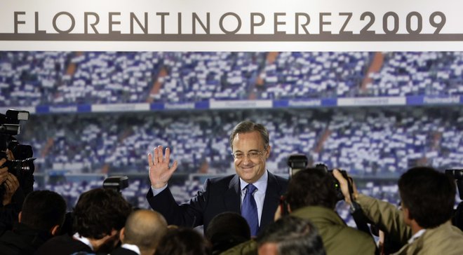 Oče &raquo;Los Galacticos&laquo; Florentino Perez je v prvem mandatu na čelu največjega nogometnega kluba Real Madrid zbral sanjsko moštvo, v drugem pa je zmagoval v ligi prvakov. FOTO: Reuters