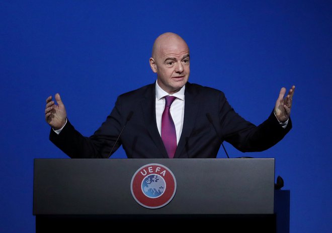 Predsednik Fide Gianni Infantino naj bi popustil zahtevam Uefe in preložil svetovno klubsko prvenstvo. FOTO: Reuters