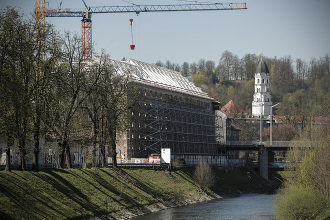 Obnovo Cukrarne sofinancira EU iz sredstev za revitalizacijo urbanih okolij. FOTO: Uroš Hočevar/Delo