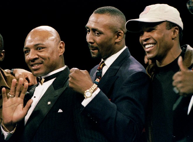 Marvin Hagler (levo), Thomas Hearns in Sugar Ray Leonard (desno) je trojica velike četverice mušketirjev, ki so zaznamovali osemdeseta leta v boksu. FOTO: Reuters