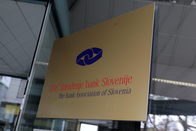 Združenje bank Slovenije opozarja, da so lahko v primeru uporabe napačne kode pri nakazilu pomoči, sredstva komitentom zarubljena. FOTO: Ljubo Vukelič/Delo