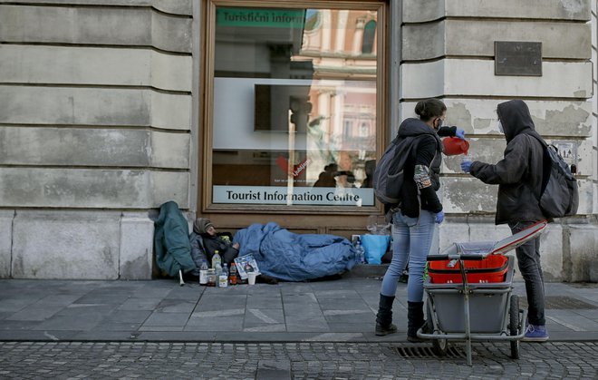 V društvu Kralji ulice nadaljujejo delo, tudi sami so za donacije odprli poseben humanitarni račun. Foto: Blaž Samec