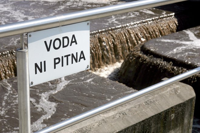 Večina slovenskih čistilnih naprav nima rešitve za blato. FOTO: Mavric Pivk