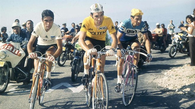 Eddy Merckx (v sredini) je 97 dni nosil rumeno majico vodilnega na Touru, na katerem je slavil pet zmag. FOTO: arhiv Toura
