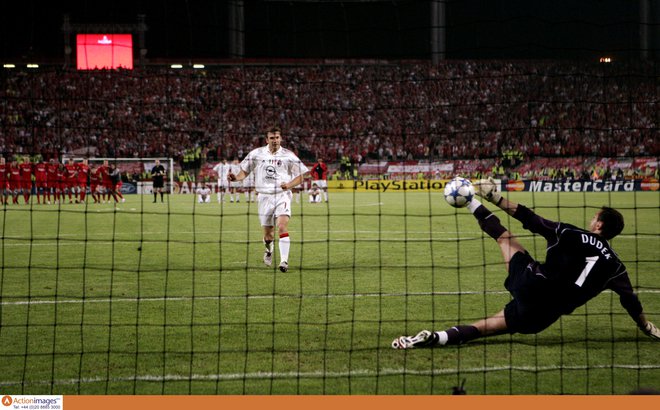 Štadion Atatürk bo letos drugič gostil finale lige prvakov, potem ko je Istanbul že gostil vrhunec nogometne sezone leta 2005. Zapravljena enajstmetrovka Andreja Ševčenka (na fotografiji) je bila zadnje dejanje finala, v katerem je Liverpool premagal Mila