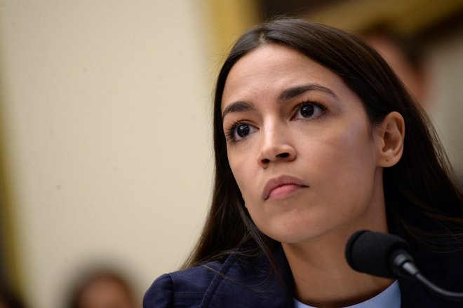 Demokratska kongresnica Alexandria Ocasio-Cortez se pogosto spopada s predstavniki ameriške desnice. Foto Erin Scott Reuters