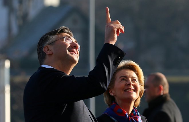 Predsednik hrvaške vlade Andrej Plenković je predsednici evropske komisije Ursuli von der Leyen izrazil željo po vstopu Hrvaške v schengensko območje in območje evra. Foto Reuters