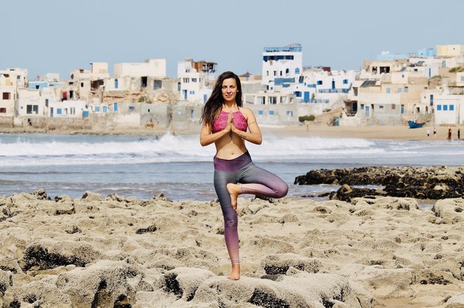 Inštruktorica joge Andreja Jernejčič se nam je oglasila iz Maroka, kjer so ukrepi zelo strogi. FOTO: Henry Lascelles
