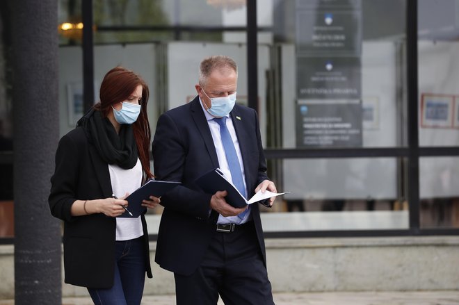 Interpelacijo zoper ministra za gospodarstvo Zdravka Počivalška so v LMŠ že skoraj napisali in jo bodo po usklajevanju s SD, Levico in SAB najverjetneje vložili že takoj po prvomajskih praznikih. FOTO: Leon Vidic