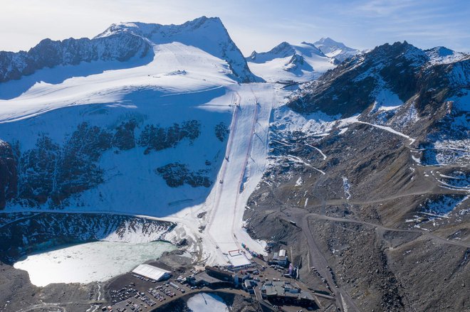 Ledenik nad tirolskim smučarskim središčem Söldnom bo že naslednji teden zasedla avstrijska reprezentanca v alspkem msučanju. FOTO: AFP