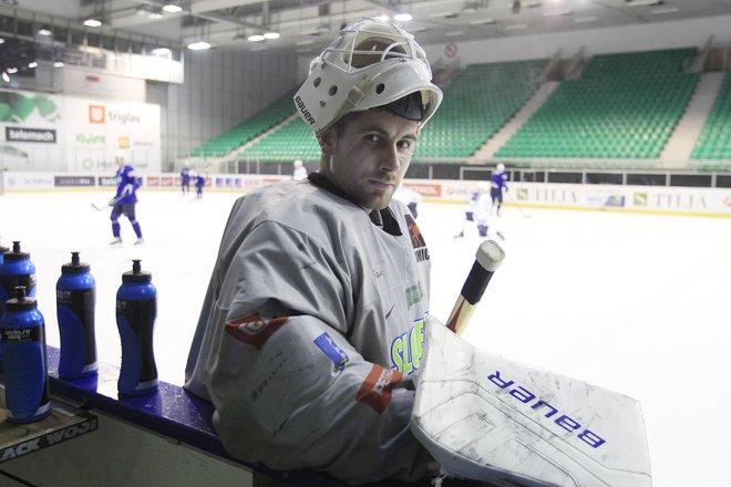 Gašper Krošelj je v zadnjih letih št. 1 med slovenskimi reprezentančnimi vratarji. FOTO: Leon Vidic/Delo