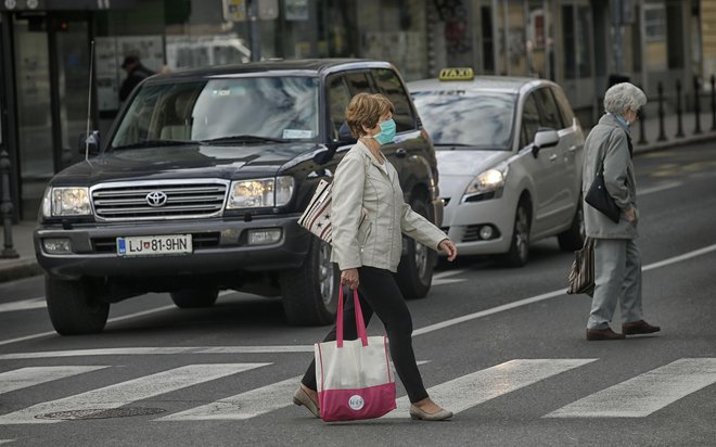 Ponedeljkovo dopoldne v Ljubljani. FOTO: Blaž Samec/Delo