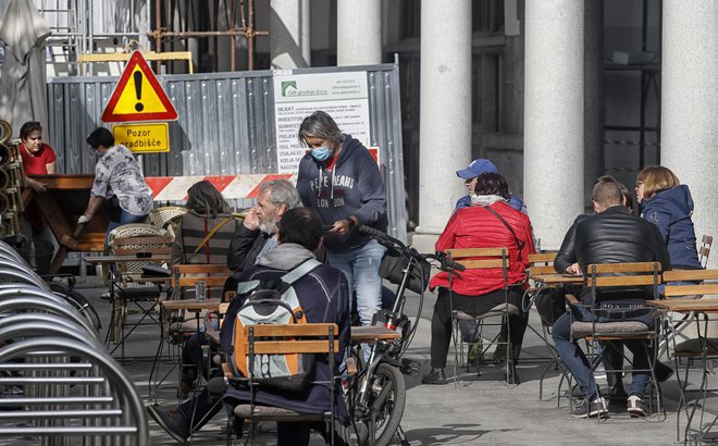 Današnje dopoldne v Ljubljani. FOTO: Blaž Samec/Delo