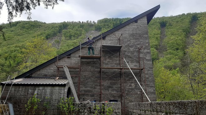 Obnova nemške kostnice se zaključuje. FOTO: Posoški razvojni center