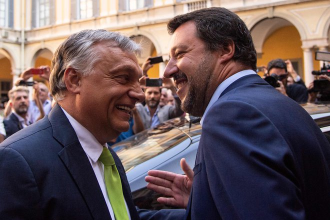 Torek je bil za italijansko zunanjo politiko konfuzen dan. V Milanu sta se srečala Matteo Salvini in Viktor Orbán. FOTO: Marco Bertorello/AFP