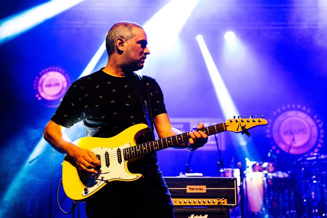 &raquo;Zaradi novega koronavirusa se je v družbi začelo razmišljati o trajnostnem razvoju na različnih področjih, zakaj se ne bi to &shy;pokazalo tudi v glasbi,&laquo; meni Jani Moder. Foto Marko Alpner