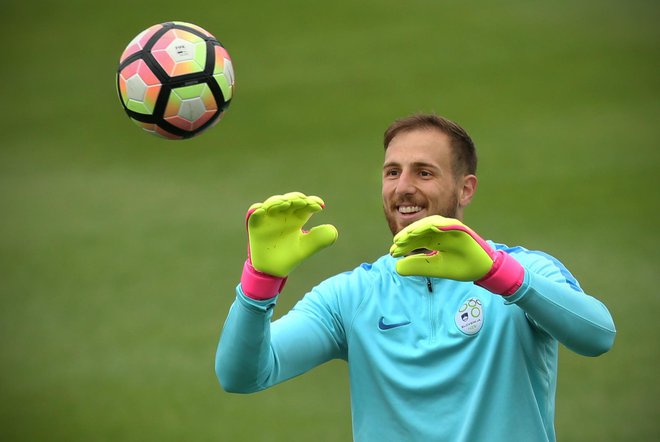 Jan Oblak je eden redkih slovenskih reprezentantov, ki so dobili interno primerjavo s poljskim tekmecem. FOTO: Jure Eržen