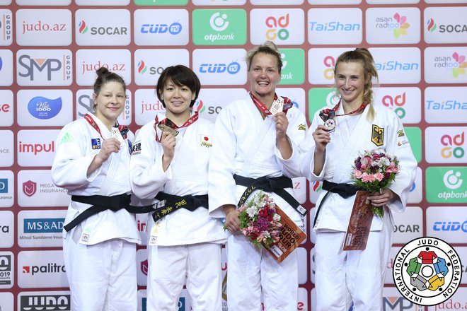 Tina Trstenjak (levo) si je z drugim mestom v Bakuju izbojevala že 33. kolajno na turnirjih za svetovni pokal. FOTO: Emanuele Di Feliciantonio/IJF