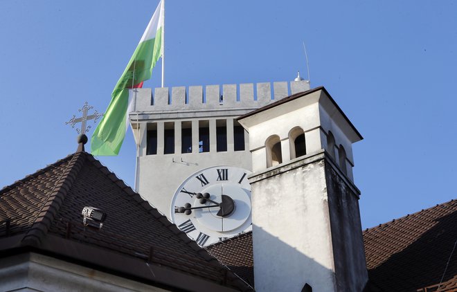 Ukrepi za zajezitev virusa so prizadeli domače povpraševanje in ponudbo, zunanji šoki pa vključujejo velik padec cen dobrin in kolaps turizma. Foto Aleš Černivec