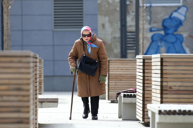 Problem, o katerem pišem, zadeva nekaj deset tisoč upokojencev, pa se ni na moje pisanje oglasilnihče od njih. Foto Tomi Lombar