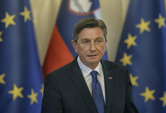 Borut Pahor: &raquo;V Vašem cenjenem prispevku odpirate več vprašanj, v bistvu pa opozarjate, da jezikovno demokracijo čaka v prihodnosti nekaj nujnih sprememb.&laquo;<br />
&nbsp;