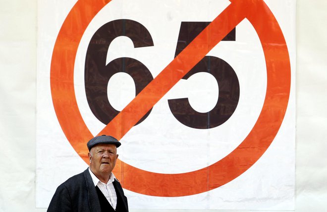 Tako imenovana seniorska olajšava za osebe po 65. letu je zadnjič veljala pri odmeri dohodnine za leto 2013. Foto Matej Družnik