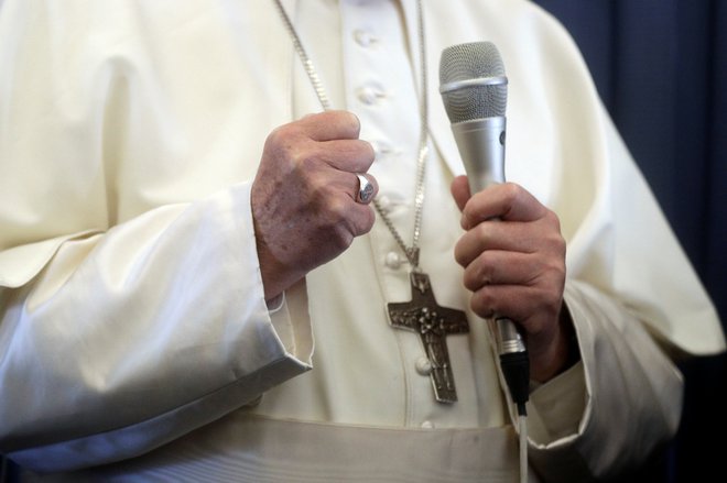 Osrednji namen papeževega potovanja na Irsko je bila udeležba na devetem svetovnem srečanju družin.&nbsp;FOTO: Pool New/Reuters