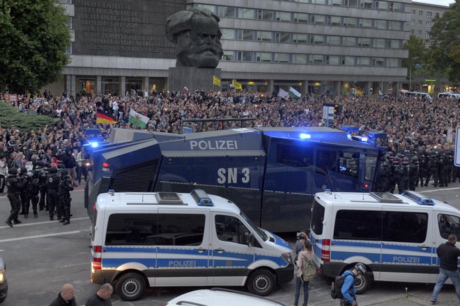 Protesti so se začeli zaradi smrti 35-letnega Nemca. FOTO: Jens Meyer/AP
